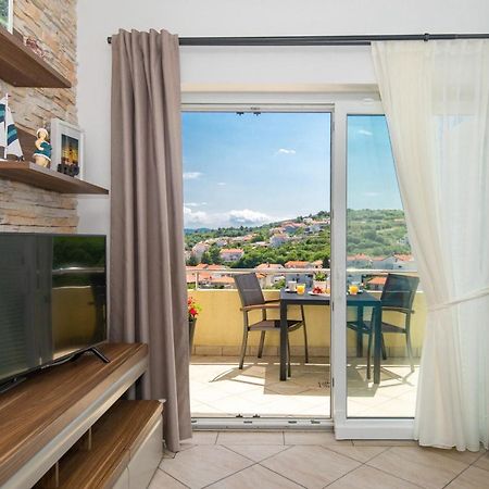 Apartman Jelena Vrbnik Exterior foto